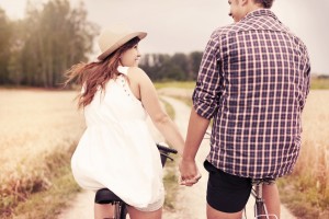 8 Signs He's in Love with You